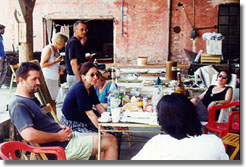 caffe.jpg (27031 byte)