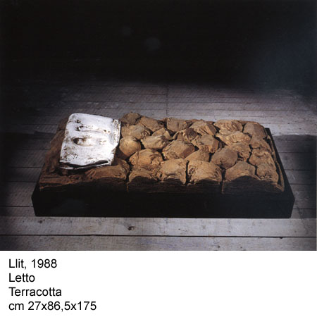 tapies5.jpg (38560 byte)