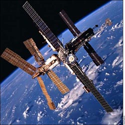 mir1.jpg (29580 byte)