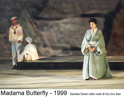 butt2.jpg (30345 byte)